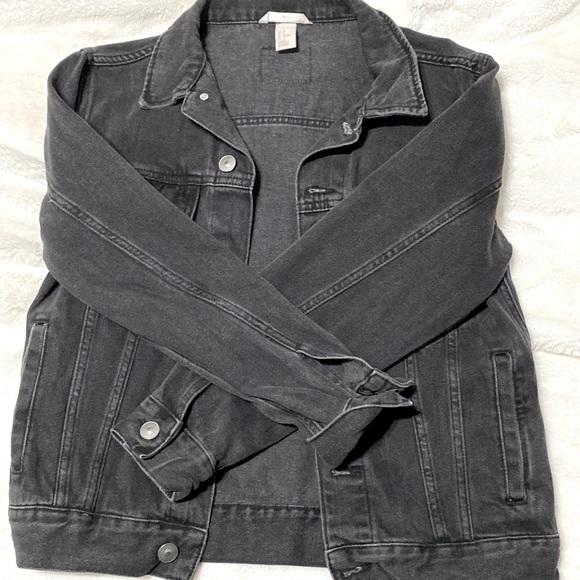 H&M jean jacket. Size 4. Faded black - Picture 1 of 3